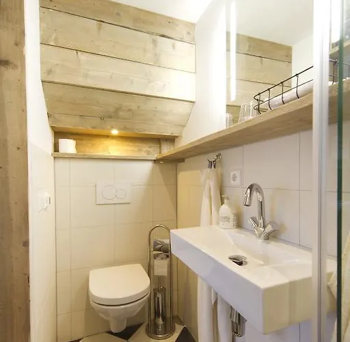 招待所 Sautille2 4*